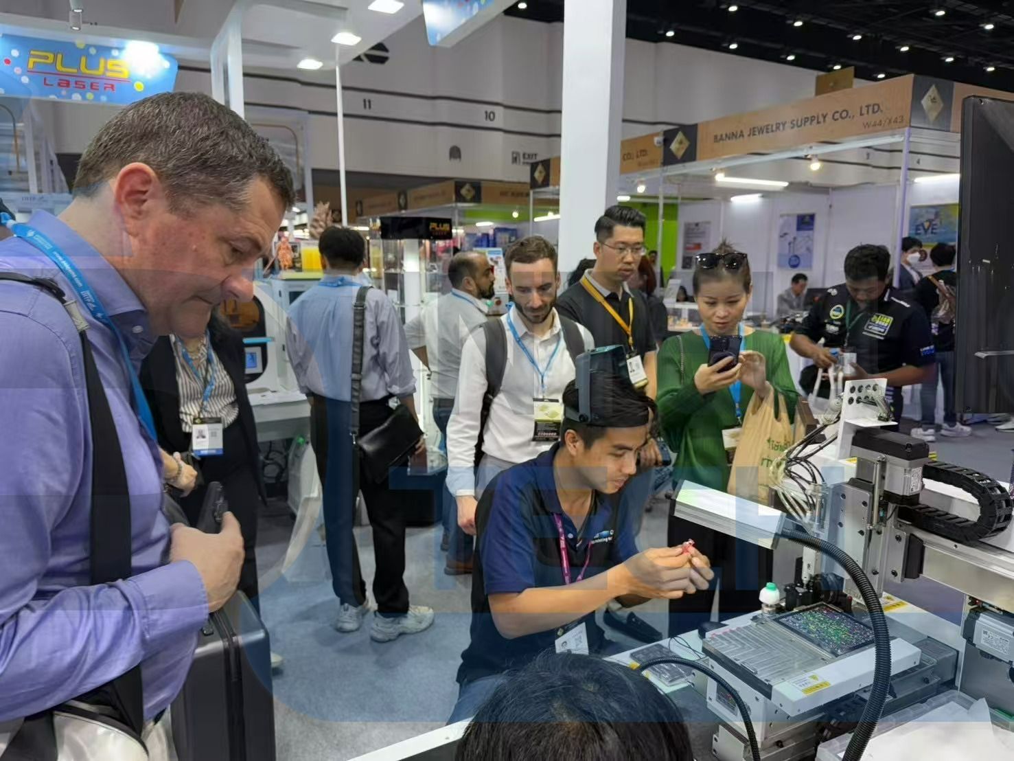 QSNCC -Thailand Booth : F36 present Intelligent Mini Stone Setting Machine